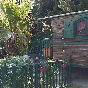 Roulotte Des Alpilles Chalet